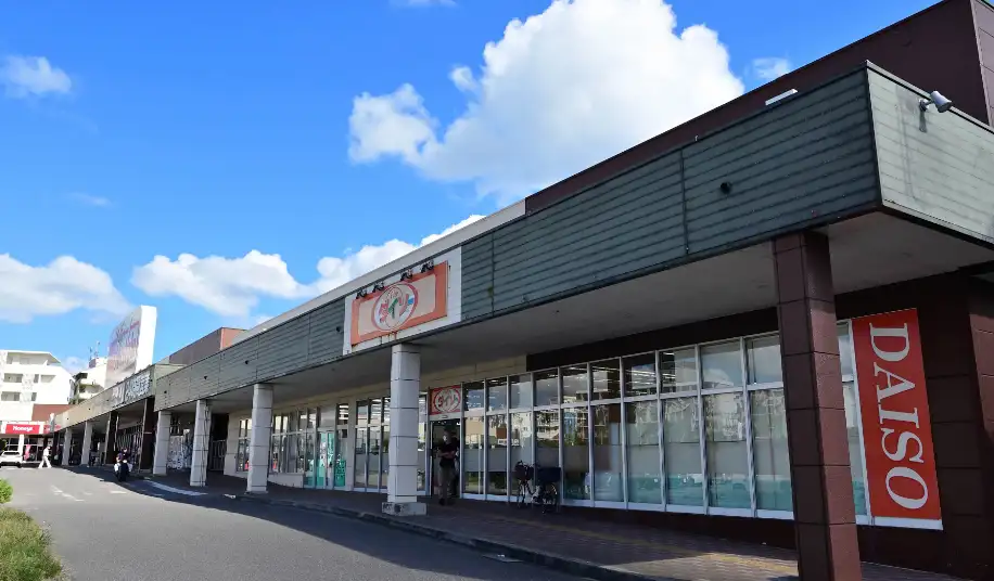 DAISO やいま店